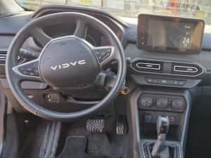 Vand Dacia jogger 7 locuri automată 1.6 benzina hybrid an 2024 — miniatura 6