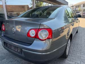 Volkswagen Passat Berlină Diesel 140 HP Manuală — miniatura 2