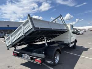Iveco Daily 35C17 basculabil pe 3 parti, clima , an 2013, Spania — miniatura 5