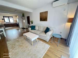 Apartament modern 3 camere 2 bai terasa si parcare zona Brana
