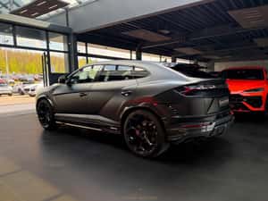 Lamborghini Urus SUV 666 cp, 6100 km, 367.452 EUR — miniatura 3