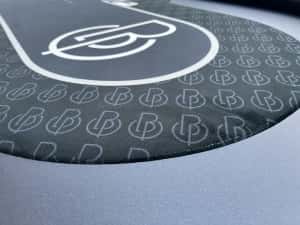 Masa de poker personalizata de Casino cu accesorii casino jetoniera metalic drop box rake + tips cu racetrack Customtables.eu stoc Bucuresti — miniatura 9