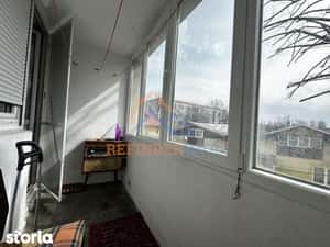 Brancoveanu– 3 camere decomandat Etaj 2  Bloc reabilitat — miniatura 6