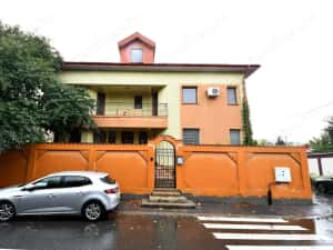 Vila spatioasa, pretabil pentru locuit/clinica, zona Micro 17 – Galati — miniatura 1