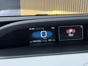 Toyota Prius 1.8 VVT-i Hybrid Lounge 5d — miniatura 4