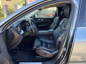 Volvo XC60 Automată 303 HP Hibrid (B/E) — miniatura 4