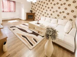 Apartament 3 camere, decomandat, 63.10 mp, la cheie, zona Blocuri, Cam
