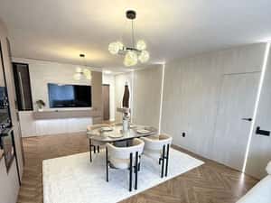 Proprietar vând ap 3 camere Florești, două băi, bloc cu lift — miniatura 3