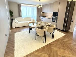 Proprietar vând ap 3 camere Florești, două băi, bloc cu lift — miniatura 4
