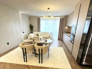 Proprietar vând ap 3 camere Florești, două băi, bloc cu lift — miniatura 5