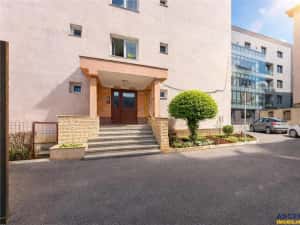 Distinctiv apartament, decomandat, 3camere, boxa, loc parcare, Central, Brasov — miniatura 5