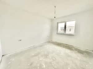 Duplex cu 4 camere si 2 bai - 400 mp de teren - Mosnita — miniatura 9