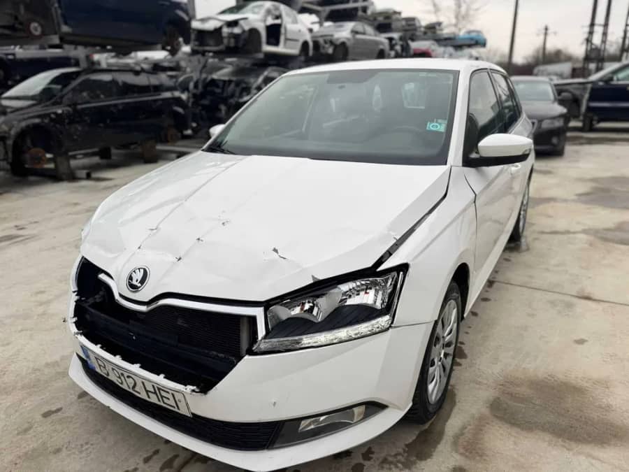 Skoda Fabia 3 FACELIFT 1.0 TSI 90CP 2021 euro6 avariat lovit avariate — fotografie 1 din 10