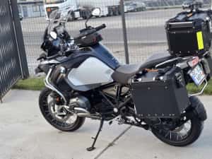 BMW R 1200 GS  125 CP ADV 3 PACKETE FULL AN 2016 motor schimbat nou 30.000 km rulați — miniatura 4