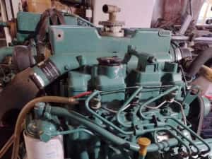 Motor marin Volvo Penta MD2040 cu tablou de bord — miniatura 3