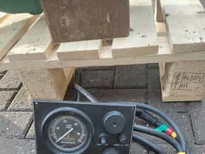 Motor marin Volvo Penta MD2040 cu tablou de bord — miniatura 5
