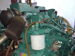 Motor marin Volvo Penta MD2040 cu tablou de bord — miniatura 8