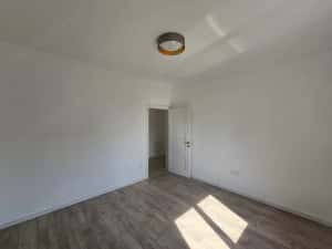 Apartament 3 camere, Zona Torontalui, Nemobilat, Bloc Nou, Loc de parcare inclus — miniatura 3