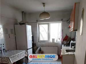 Apartament 3 camere, decomandat, Bulevardul Chisinau, Diham