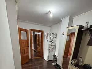Inchiriez ap 3 camere — miniatura 4