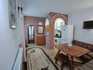 Ap. 1 cam, etaj Casa, zona UMF, Sărărie — miniatura 4