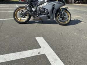 Honda CBR 1000RR Fireblade SC59 ABS – 2010 – 180 CP – Nardo Grey — miniatura 9