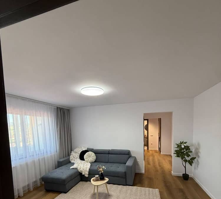 Apartament Recent renovat bloc Lama — fotografie 1 din 6