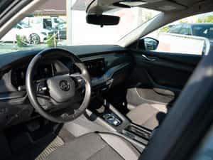 Skoda Octavia 2.0 TDI DSG Ambition — miniatura 6