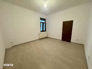 Vand apartament 2 camere, renovat, central-Turnul de Apa — miniatura 4