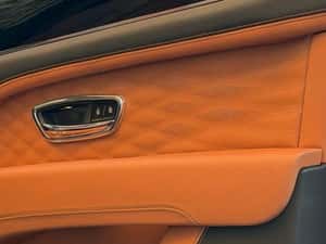 BENTLEY BENTAYGA EWB AZURE V8 – EXTENDED WHEELBASE LUXURY — miniatura 6
