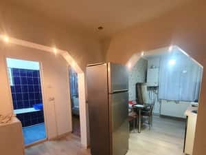 Inchiriez apartament 2 camere mobilat utilat — miniatura 6
