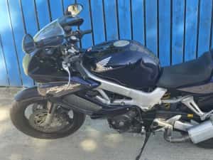 Honda VTR 1000 F Firestorm — miniatura 4