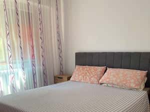 Apartament 4 camere Piata Vidin, Braila renovat si mobilat — miniatura 1