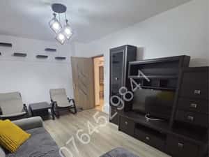 Apt. 3cam. Obor, Sos. Colentina,langa metrou, bl.1980(Almo-Bucur Obor) — miniatura 1