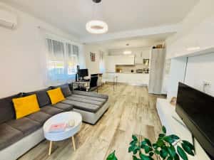 Braytim. Zona excelenta. Gradina proprie. Mobilat si utilat. Decomandat — miniatura 1