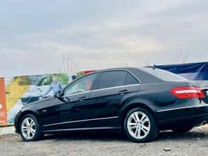 Mercedes E-Classe 350CDI 4Matic 7G-tronic Aut. Distronic Navi Xenon 2011 — miniatura 3