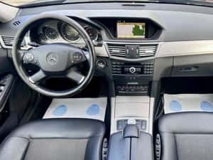 Mercedes E-Classe 350CDI 4Matic 7G-tronic Aut. Distronic Navi Xenon 2011 — miniatura 7