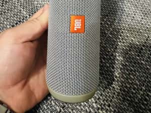 Vând boxe JBL Flip 3 /Flip 4 /Flip 6 impecabile — miniatura 4