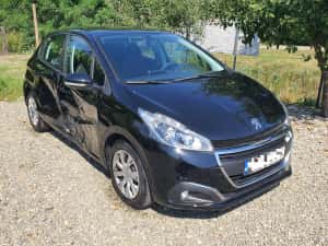Peugeot 208 12i 27000km reali avariat lovit