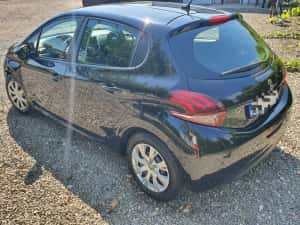 Peugeot 208 12i 27000km reali avariat lovit — miniatura 3