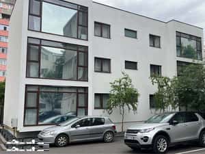 Proprietar ofer spre inchiriere apartament 2 camere bloc nou — miniatura 1