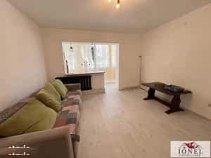 Apartament trei camere  pentru inchiriere in Alba  Iulia-Cetate — miniatura 3