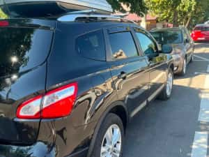 Nissan Qashqai 4x4  7 locuri — miniatura 4