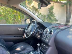Nissan Qashqai 4x4  7 locuri — miniatura 7