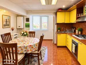 Central apartament spațios transformat din 4 camere — miniatura 3