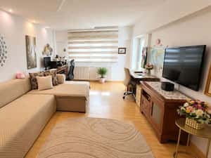Central apartament spațios transformat din 4 camere — miniatura 5