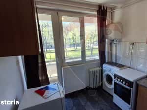 Apartament 1 cameră în Centru – Bd. Revoluției, balcon mare — miniatura 6