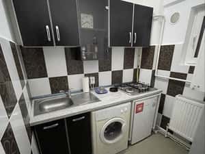 Garsoniera petrosani zona primarie — miniatura 6