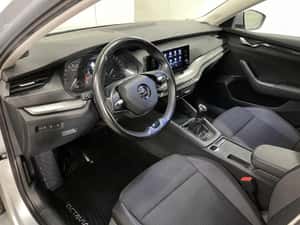 Skoda Octavia 1968 cm3 Diesel Manuală 2021 — miniatura 5