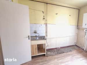 Apartament ultracentral 3 camere, balcon, lift, 70mp — miniatura 6